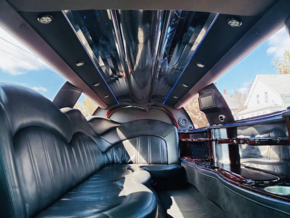Limousine for Sale in North Attleboro, MA - Photo 9