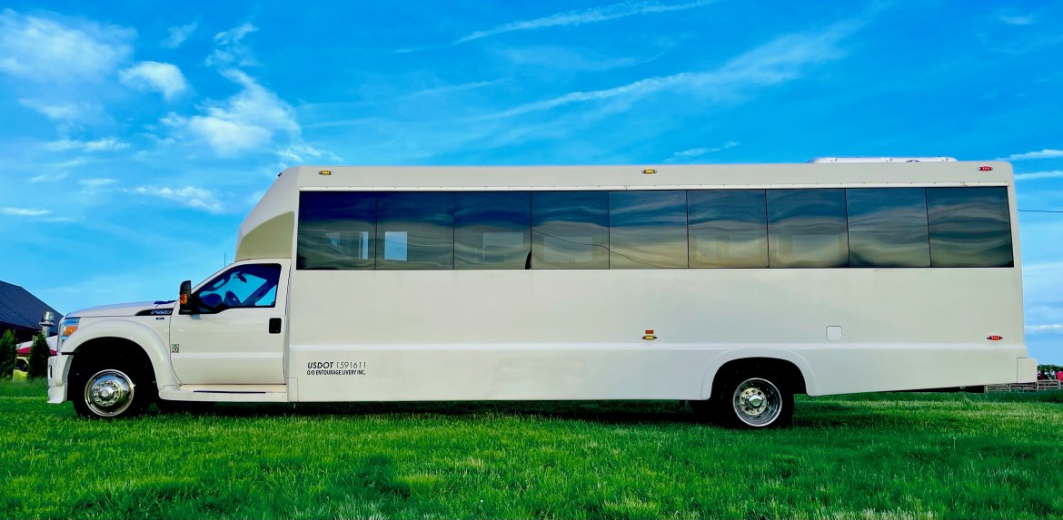 Limo Bus for Sale in North attleboro, MA - Photo 5