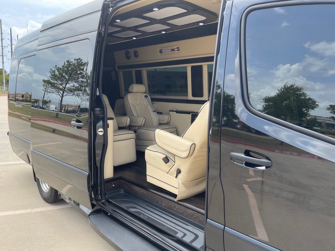 Sprinter for Sale in Katy, TX - Photo 9