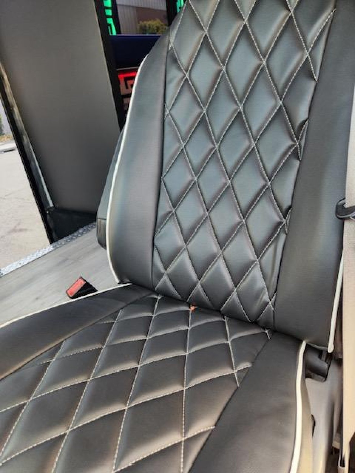 Limo Bus for Sale in fontana, CA - Photo 10