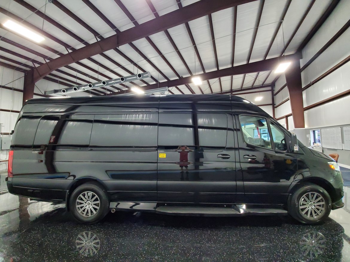 Used 2023 Mercedes-Benz Sprinter 3500 170 Midwest Luxe Daycruiser SS ...