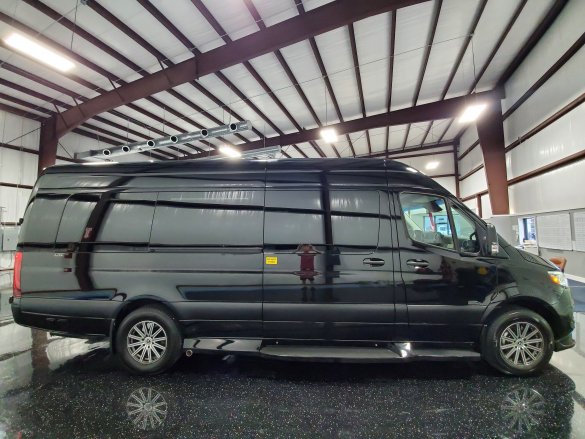 2023 Mercedes-Benz Sprinter 3500 170 Midwest Luxe Daycruiser SS Sprinter for Sale in CYPRESS, TX - Photo 2