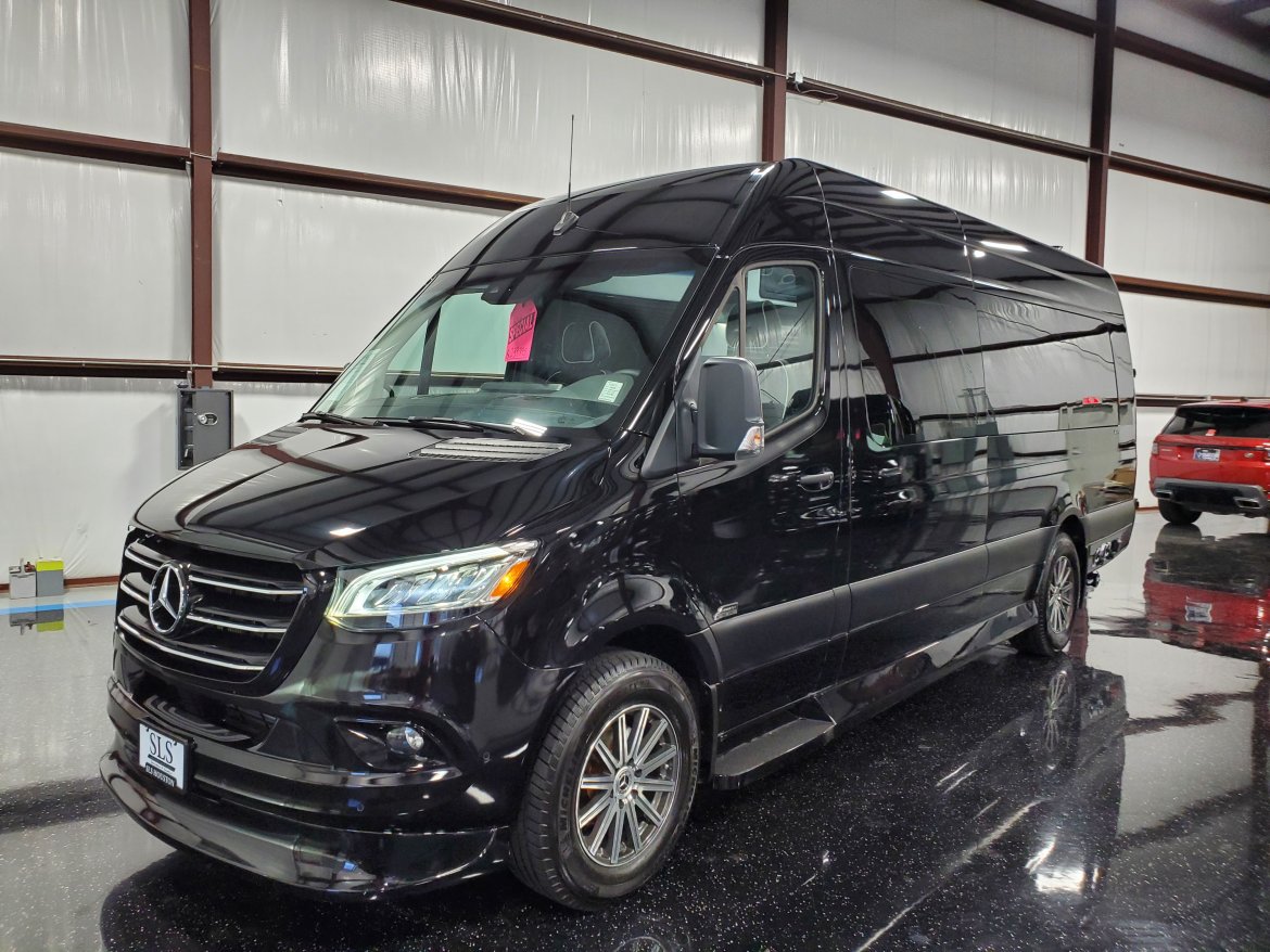 Used 2023 MercedesBenz Sprinter 3500 170 Midwest Luxe Daycruiser SS