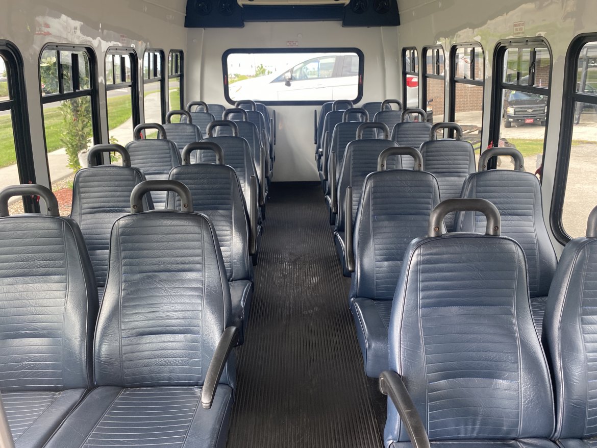 Shuttle Bus for Sale in Cedar Rapids, IA - Photo 15