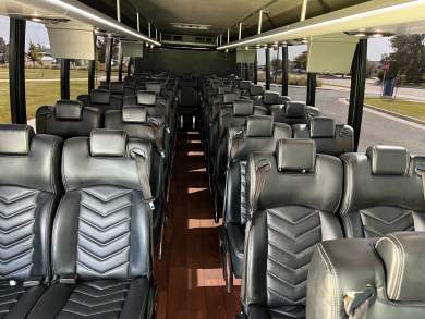 2013 Ford F650 Shuttle Bus for Sale in AURORA, Colorado, US - Photo 3