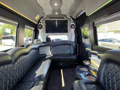 2016 Mercedes-Benz Sprinter 3500 170” ext 4 Wheel drive Sprinter for Sale in Pasadena, Maryland, US - Photo 3