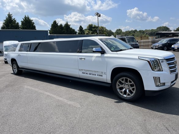 2016 GMC Yukalade SUV Stretch for Sale in Pasadena, MD - Photo 2