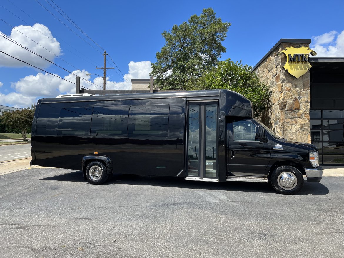 Limo Bus for Sale in Richmond, VA - Photo 10