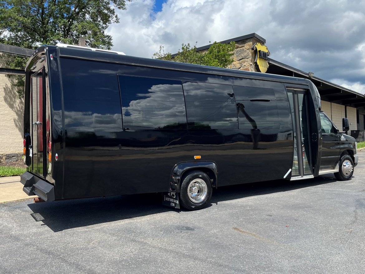 Limo Bus for Sale in Richmond, VA - Photo 13