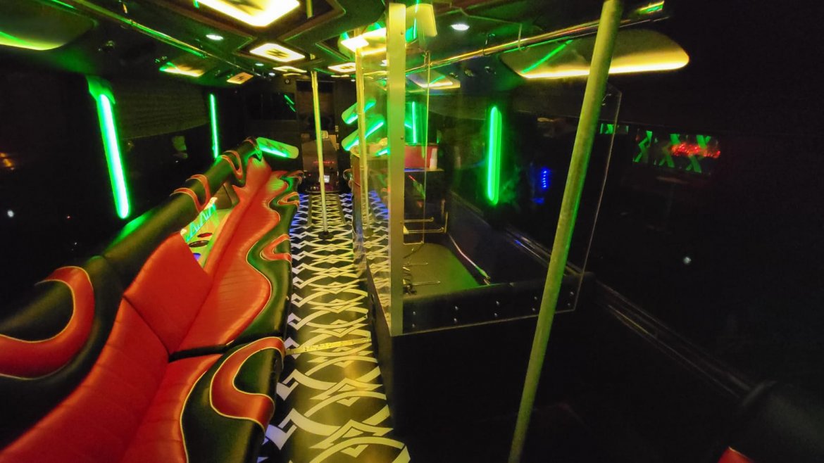 1993 Van Hool Van Hool T840 Limo Bus - Photo 2