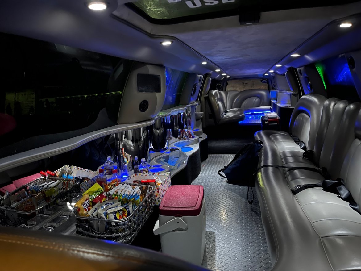 Limousine for Sale in Seattle, WA - Photo 4