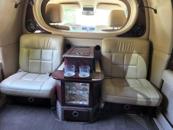 2009 Lincoln Navigator CEO SUV Mobile Office for Sale in Brooklyn, NY - Photo 3