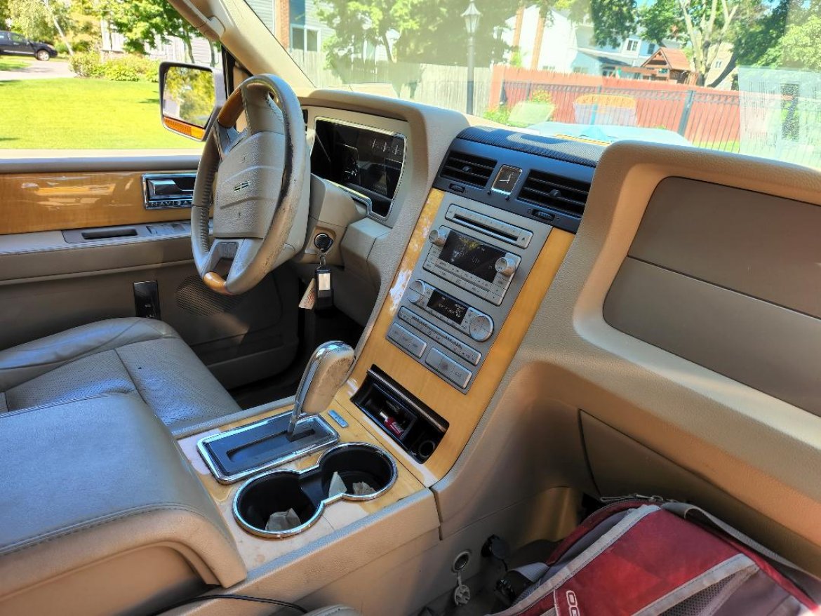 CEO SUV Mobile Office for Sale in Brooklyn, NY - Photo 9