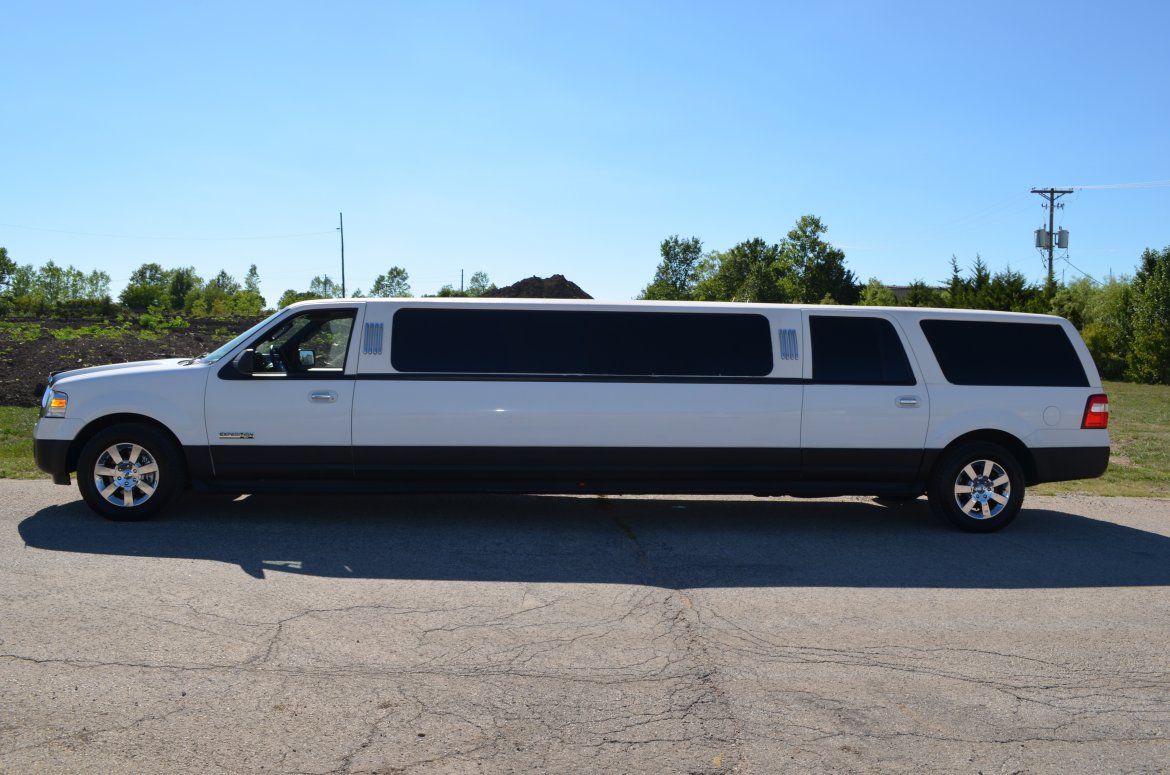 SUV Stretch for Sale in Lees Summit, MO - Photo 3