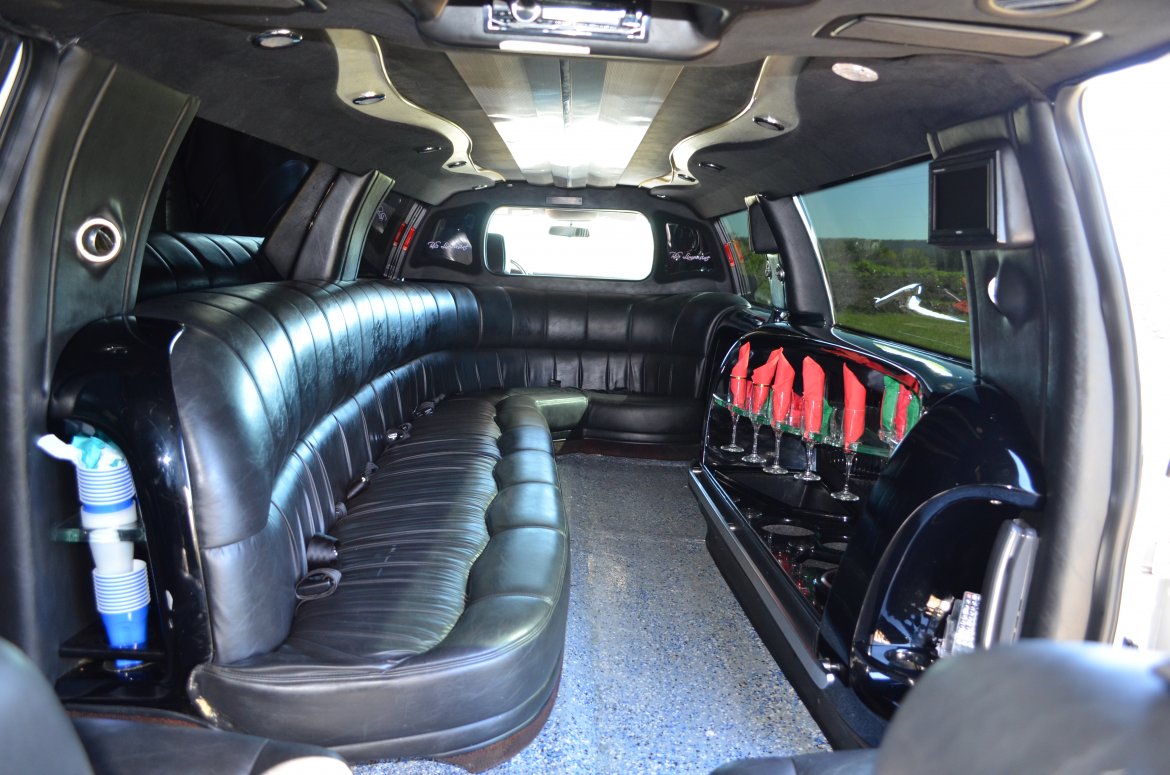 SUV Stretch for Sale in Lees Summit, MO - Photo 5
