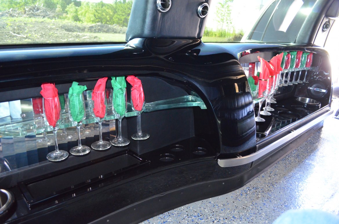 SUV Stretch for Sale in Lees Summit, MO - Photo 8