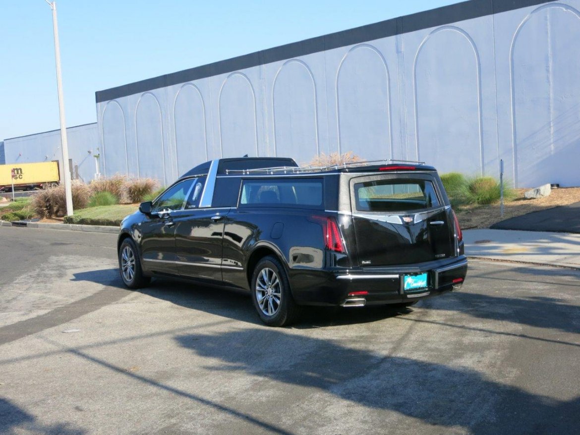 Funeral for sale: 2022 Cadillac XT5 Cortege Hearse by Platinum Coach