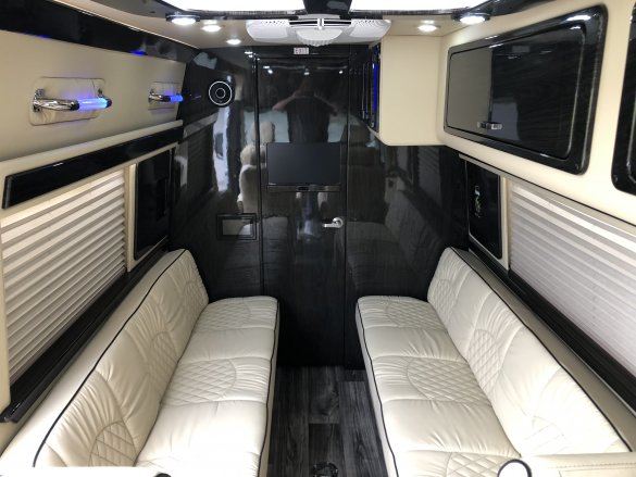 2021 Mercedes-Benz 170 ext Sprinter for Sale in Stony brook, NY - Photo 3