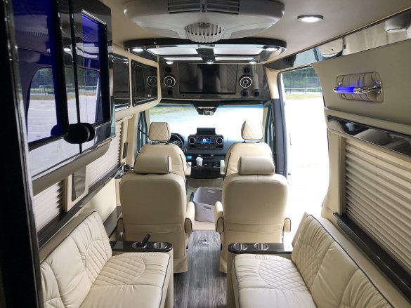 2021 Mercedes-Benz 170 ext Sprinter for Sale in Stony brook, NY - Main Photo