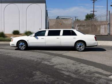 2004 Federal Coach Cadillac Deville 6-Door Limousine