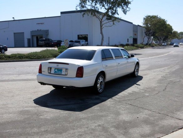 2004 Federal Coach Cadillac Deville 6-Door Limousine