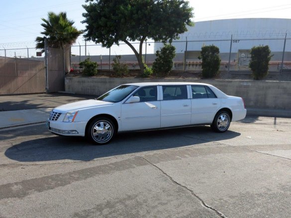 2007 Eagle Coach Cadillac DTS 6-Door Limousine