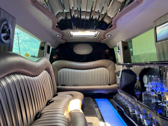 2006 Jeep Commander Limousine for Sale in Richmond, VA - Photo 3