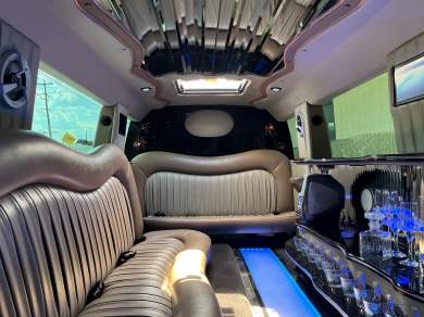2006 Jeep Commander Limousine for Sale in Richmond, Virginia, US - Photo 3