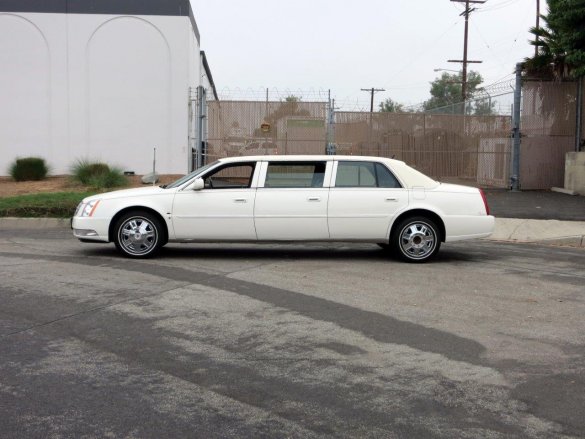 2007 Eagle Coach Cadillac DTS 6-Door Limousine