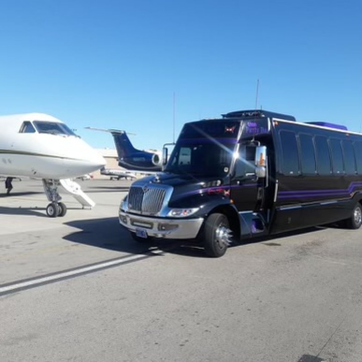 Limo Bus for sale: 2005 International 3200