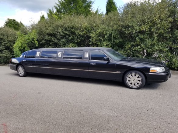 2003 Lincoln Town Car Limousine for Sale in Nashville, TN - Main Photo