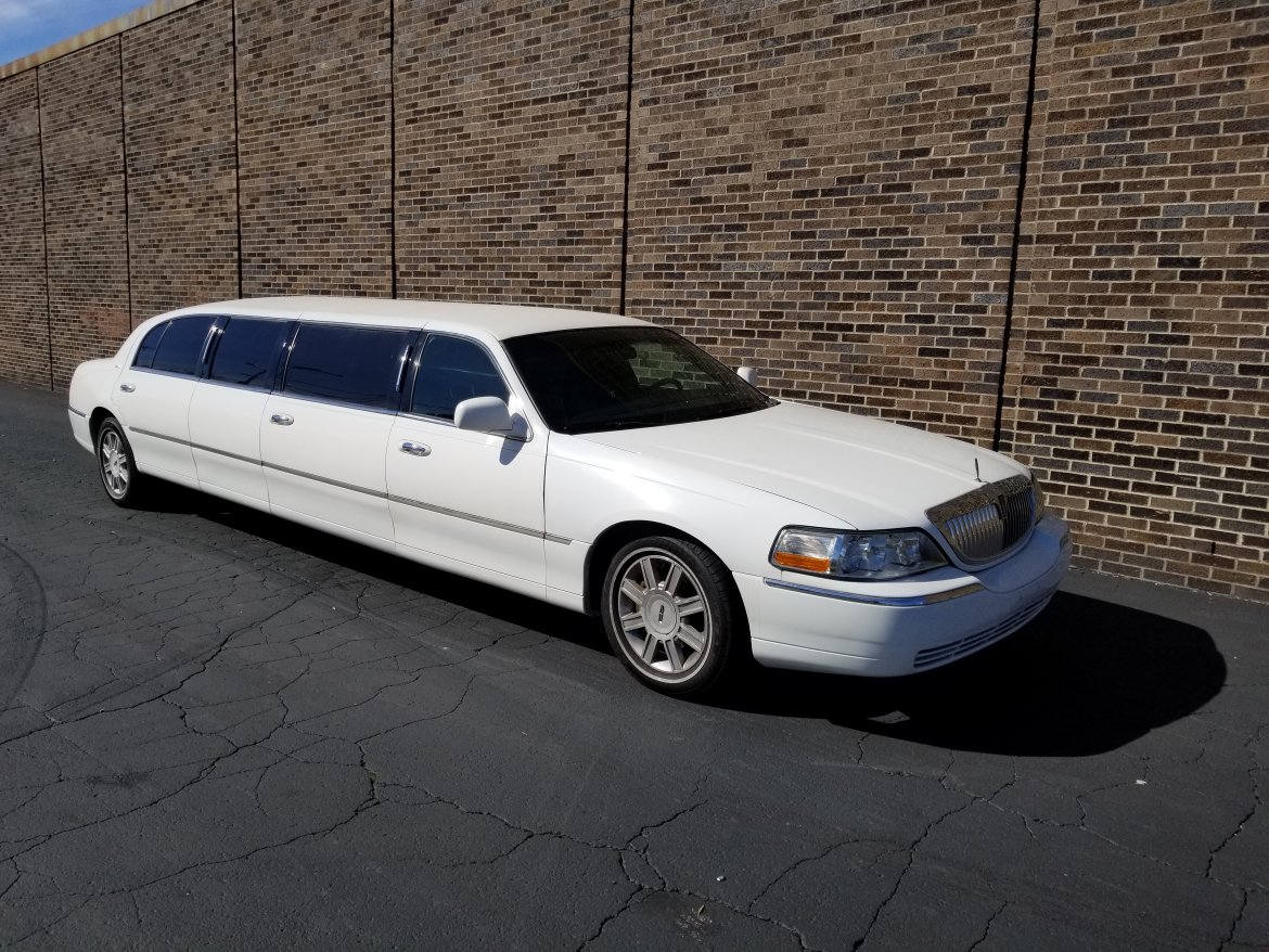 Limousine for sale: 2011 Lincoln Town Car 306&quot; by Executive