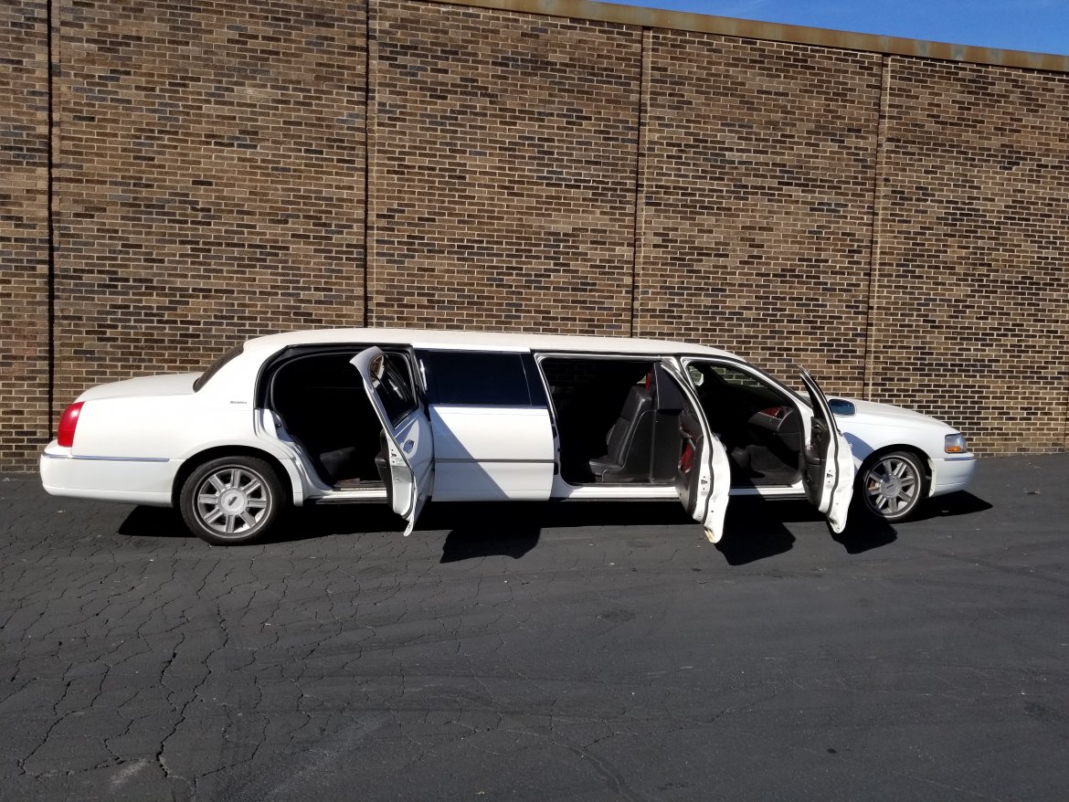 Limousine for Sale in Nashville, TN - Photo 2