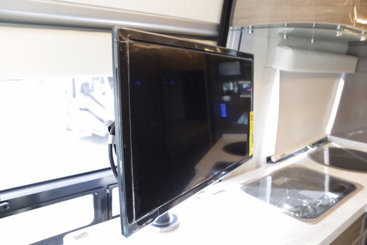 Photo of Sprinter for sale: 2018 Winnebago ERA 70A 4X4 291" by Winnebago