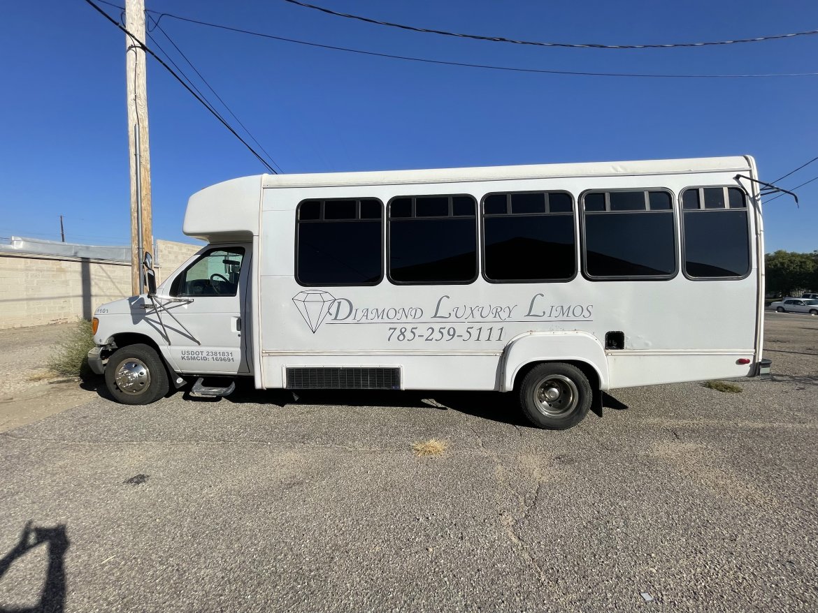 Limo Bus for sale: 2005 Ford E450
