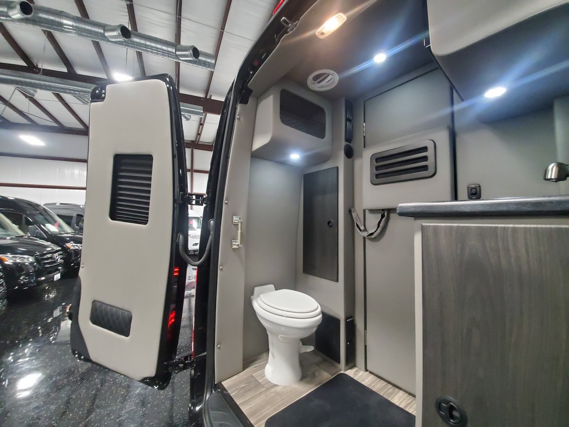 New 2023 Mercedes-Benz Sprinter 3500 170" EXT Luxe Day Cruiser D6 SS ...