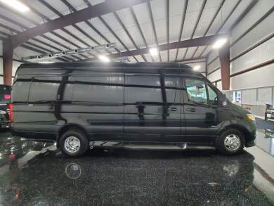 2023 Mercedes-Benz Sprinter 3500 170" Luxe Day Cruiser D6 Sprinter for Sale in Houston, TX - Photo 2