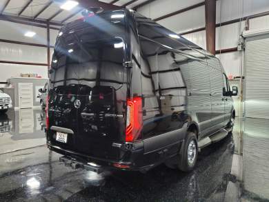 2023 Mercedes-Benz Sprinter 3500 170" Luxe Day Cruiser D6 Sprinter for Sale in Houston, Texas, US - Photo 3