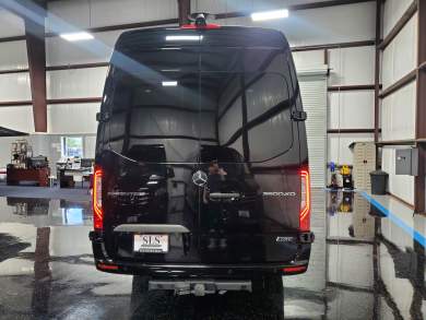 2023 Mercedes-Benz Sprinter 3500 170" Luxe Day Cruiser D6 Sprinter for Sale in Houston, Texas, US - Photo 4