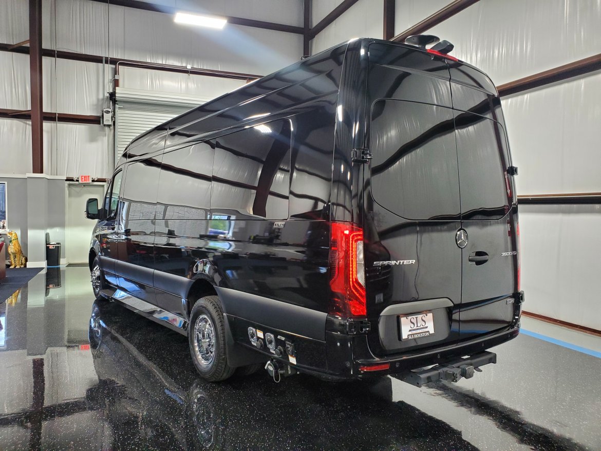 thumbnail image 2 of APS IBoard 5" Black Rear Step Nerf Bar For 2010-2025 Mercedes-Benz Sprinter (Full Size, Excl. Passenger Van With Rear A/C) 2 of 6