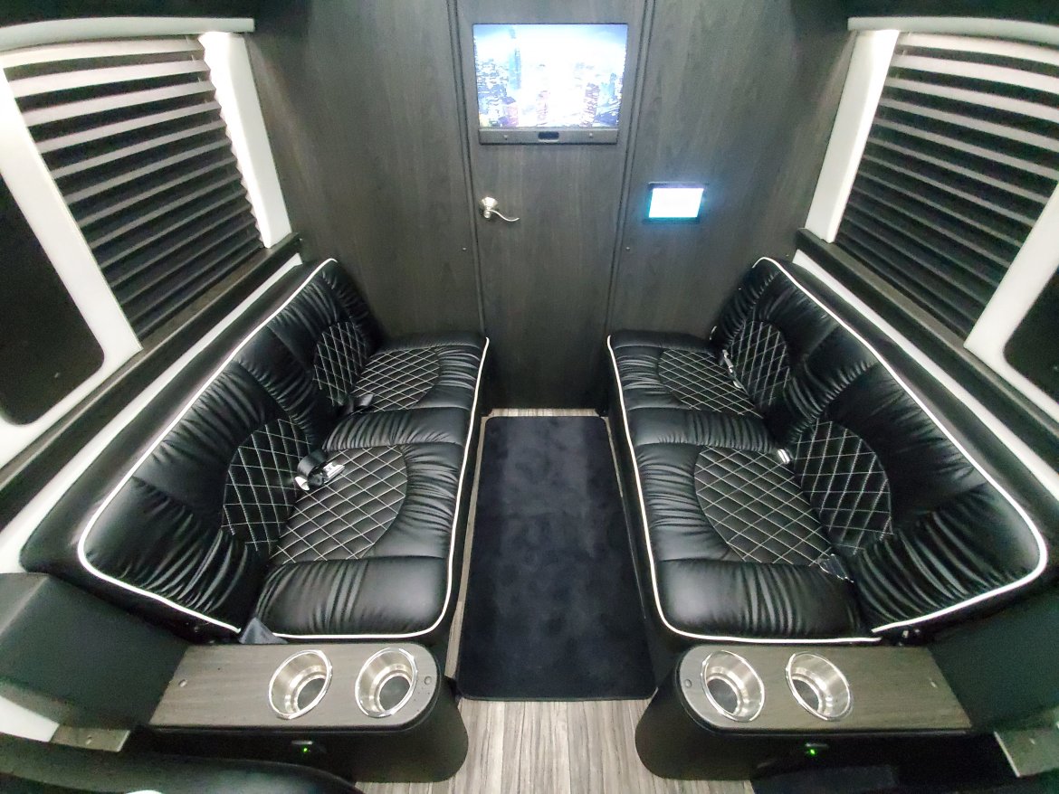 Used 2023 Mercedes-Benz Sprinter 3500 170&amp;quot; Luxe Day Cruiser D6 for sale ...