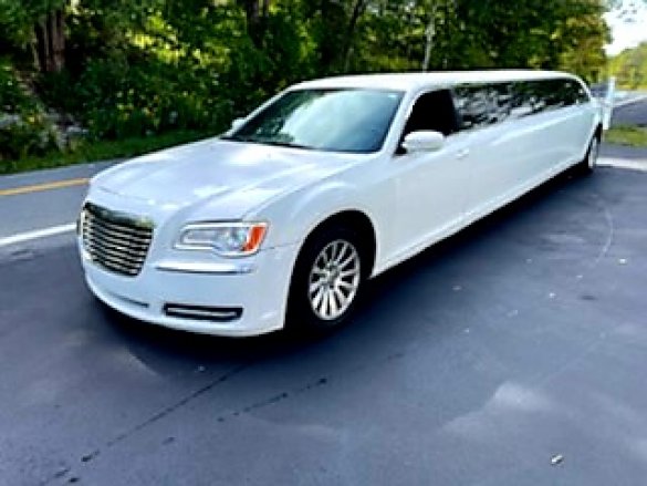2013 Chrysler 300 Limousine for Sale in Roselle Park, NJ - Photo 2