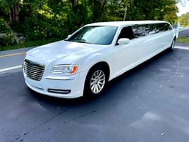 2013 Chrysler 300 Limousine for Sale in Roselle Park, NJ - Photo 2