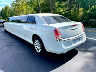 2013 Chrysler 300 Limousine for Sale in Roselle Park, New Jersey, US - Photo 4