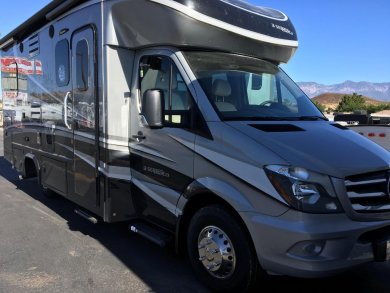 2017  Dynamax Dynamax  Isata 3 24RW Sprinter