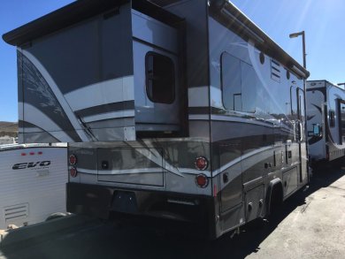 2017  Dynamax Dynamax  Isata 3 24RW Sprinter