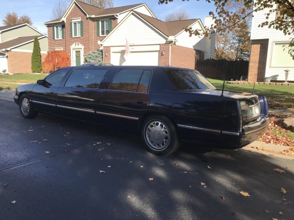 1997 Cadillac Deville Limousine for Sale in Brownstown, MI - Photo 2