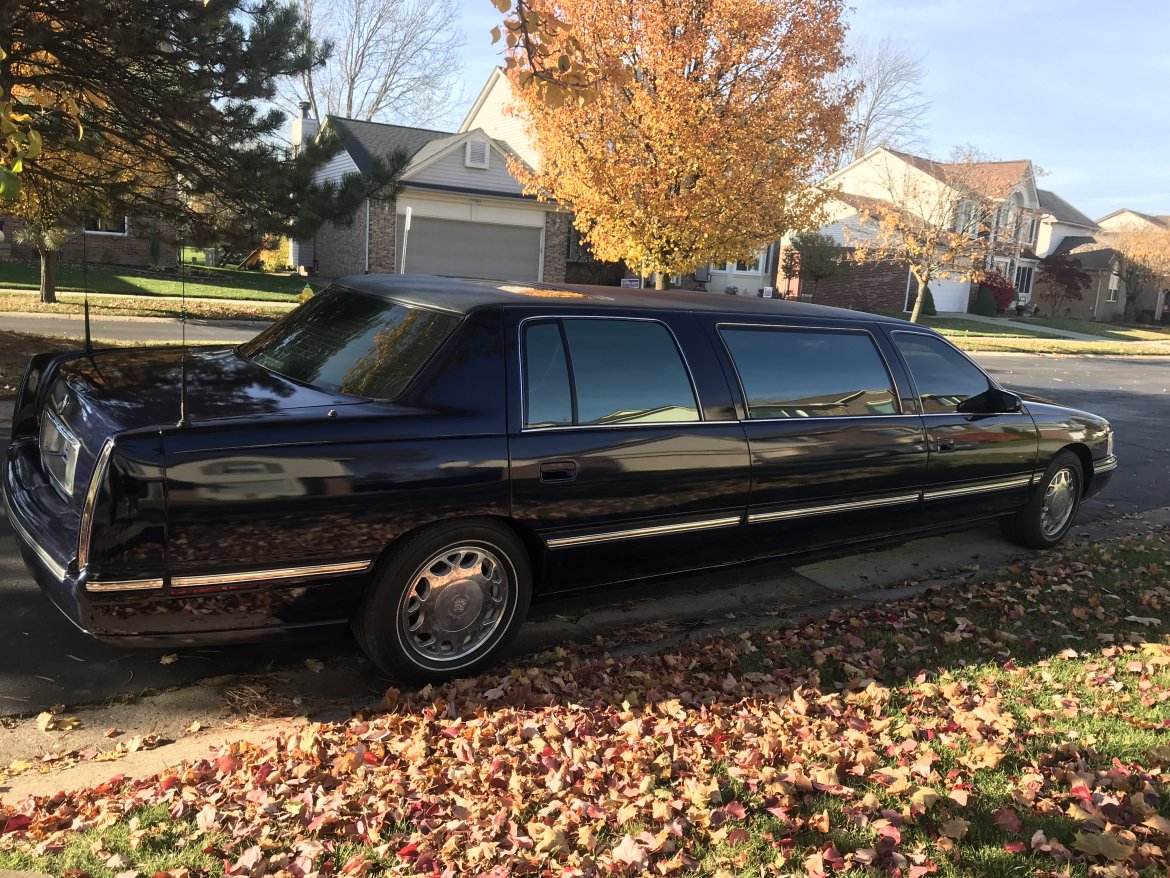 Limousine for Sale in Brownstown, MI - Photo 9