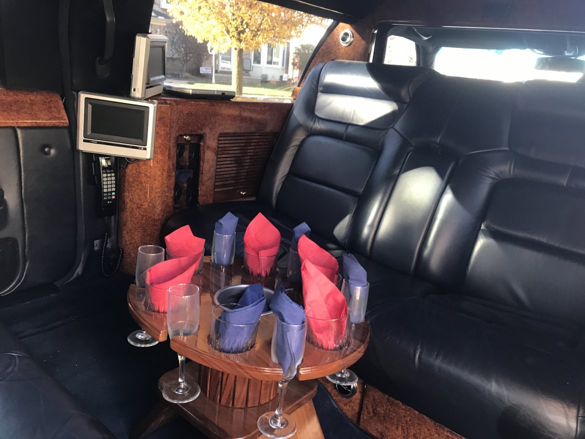 Limousine for Sale in Brownstown, MI - Photo 15