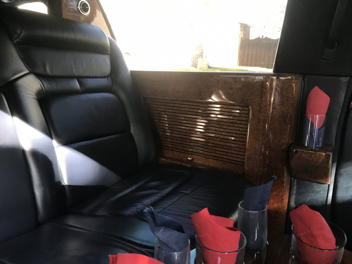 Limousine for Sale in Brownstown, MI - Photo 16